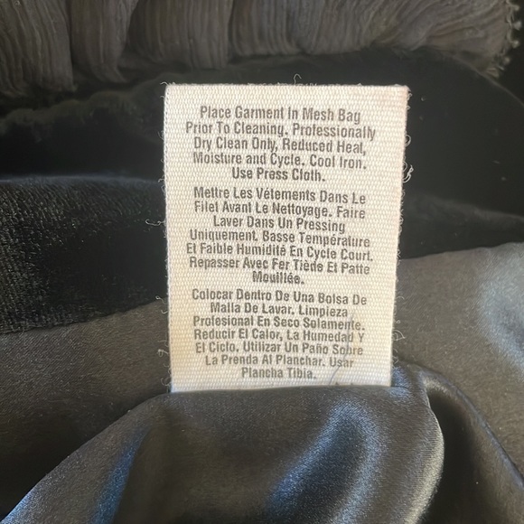 DKNY Black Velvet Chiffon Soft Dinner Jacket. Size 4. - Picture 6 of 6